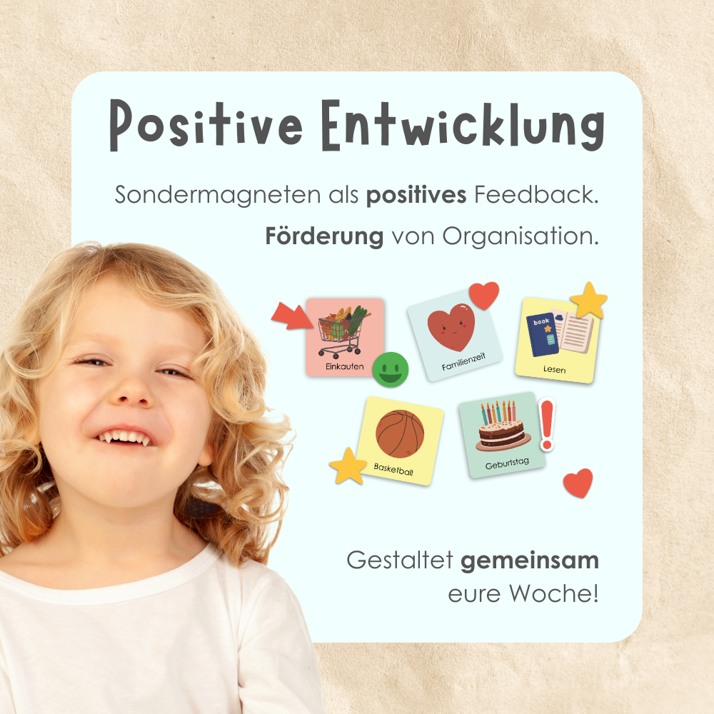 Kind lacht vor Planungstafel mit Magneten für Kinder – positive Entwicklung durch Wochenplanung, Organisation und Belohnung mit liebevoll gestalteten Symbol-Magneten für Alltag, Familie und Freizeit